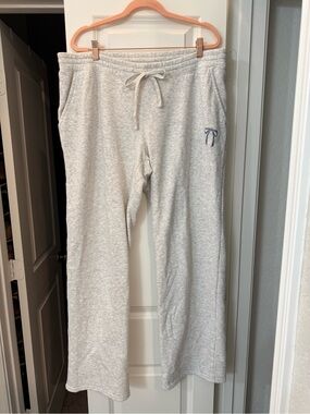 Hollister Bow Straight Sweatpants